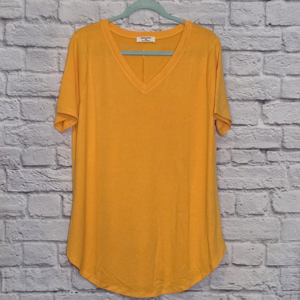 NWOT Zenana Outfitters Yellow Gold V-Neck and Curved Hem Short Sleeve Top Tee